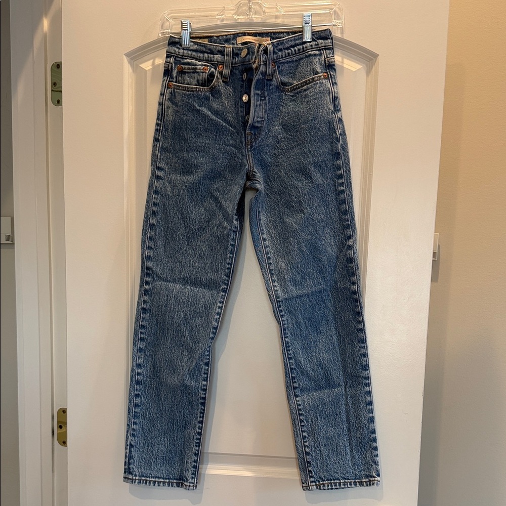 Levi’s wedgie straight jeans